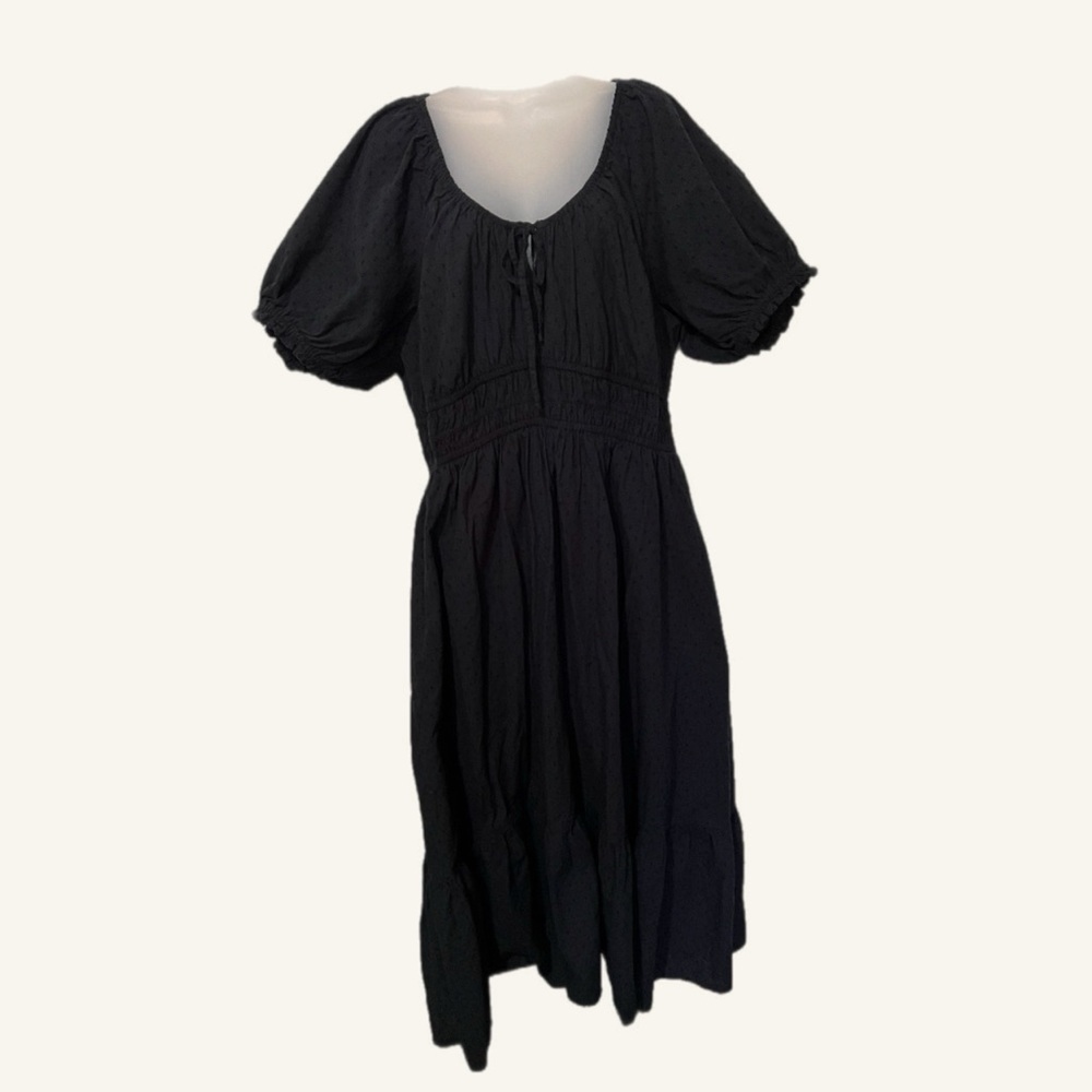And now this  Black Short Sleeves Tiered-long Dress size 2x puff sleeve classic